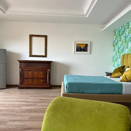 Posillilux Guest house *